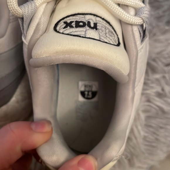 Nike Air Max 95 grey and white. Size 7.5 in men’s. - Picture 4 of 4